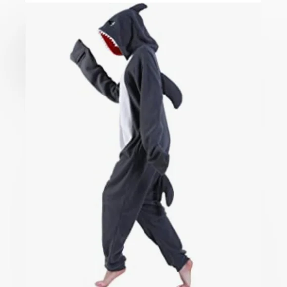 Shark Family Costumes. BABY & GREY - adult sm, MOM-18-14 mo, DAD-12-18mo - Picture 7 of 8